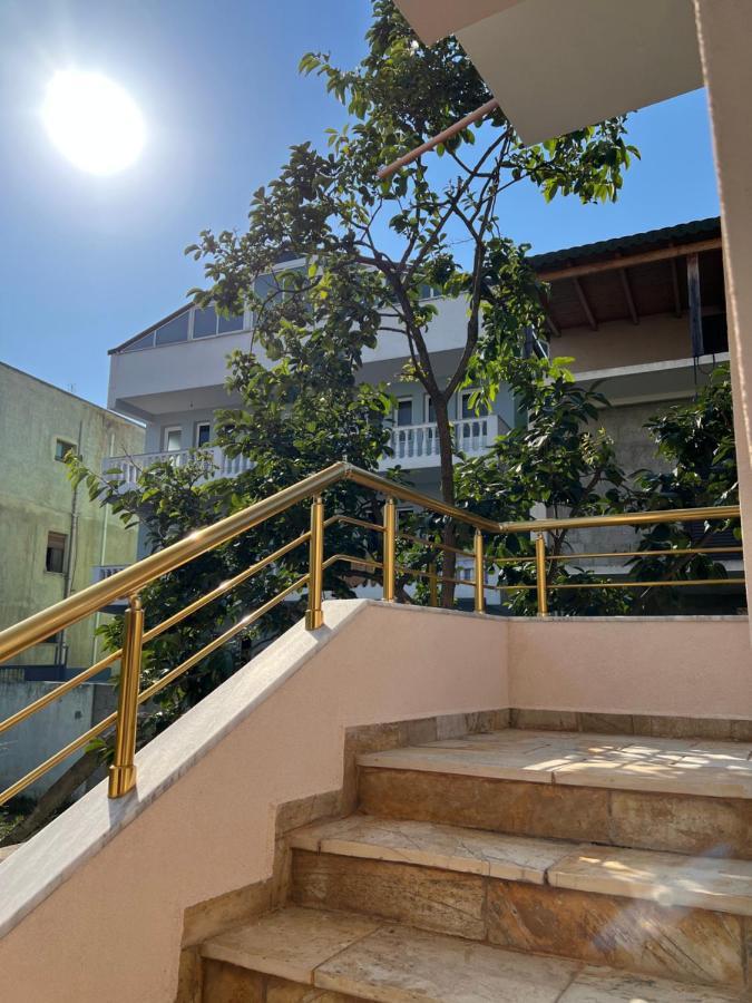 Guest House Sala Durrës Exterior foto